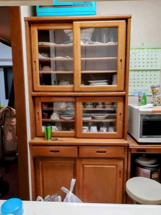 千代田区の不用品回収の依頼「食器棚の不用品回収」